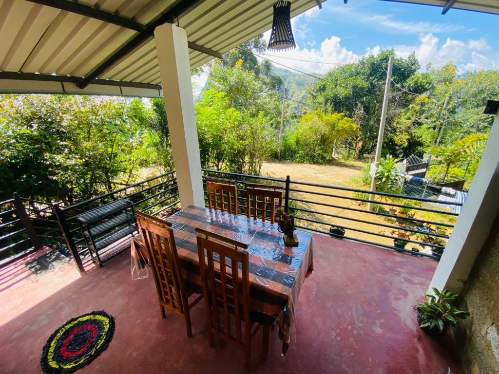 Mellow Homestay Ella Exterior photo